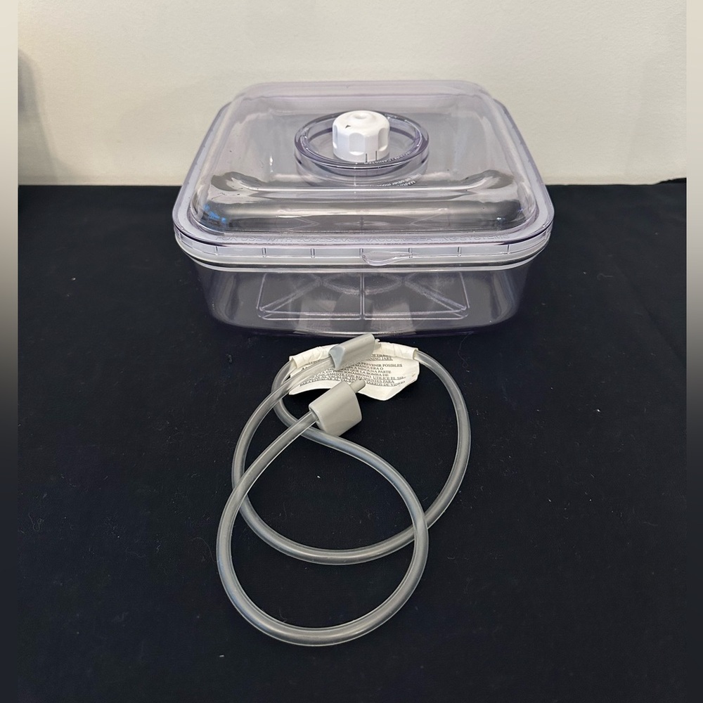 FoodSaver Square Vacuum Sealing 2.25 Qt Quick Marinating Canister with Hose